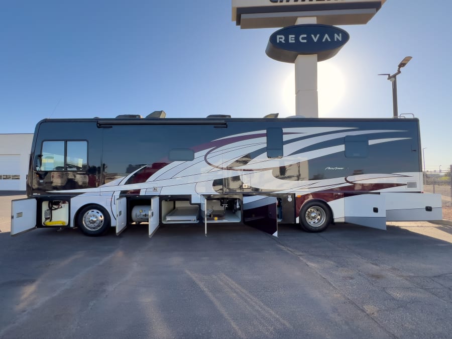 2018 Fleetwood PACE ARROW — photo 33 view