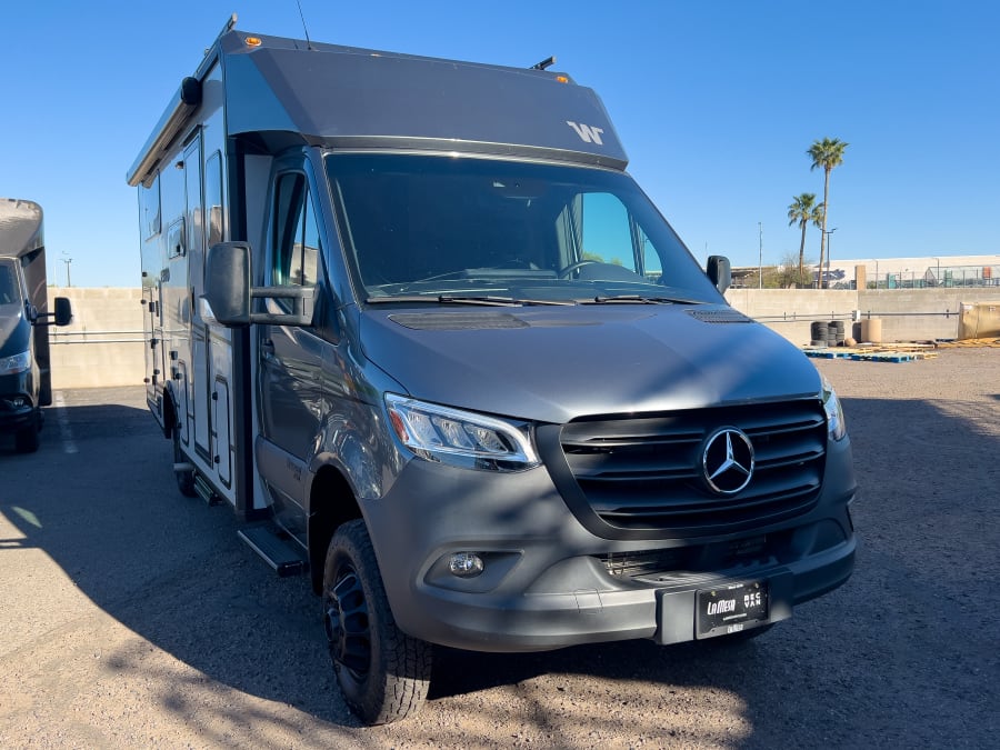 2025 Winnebago EKKO
