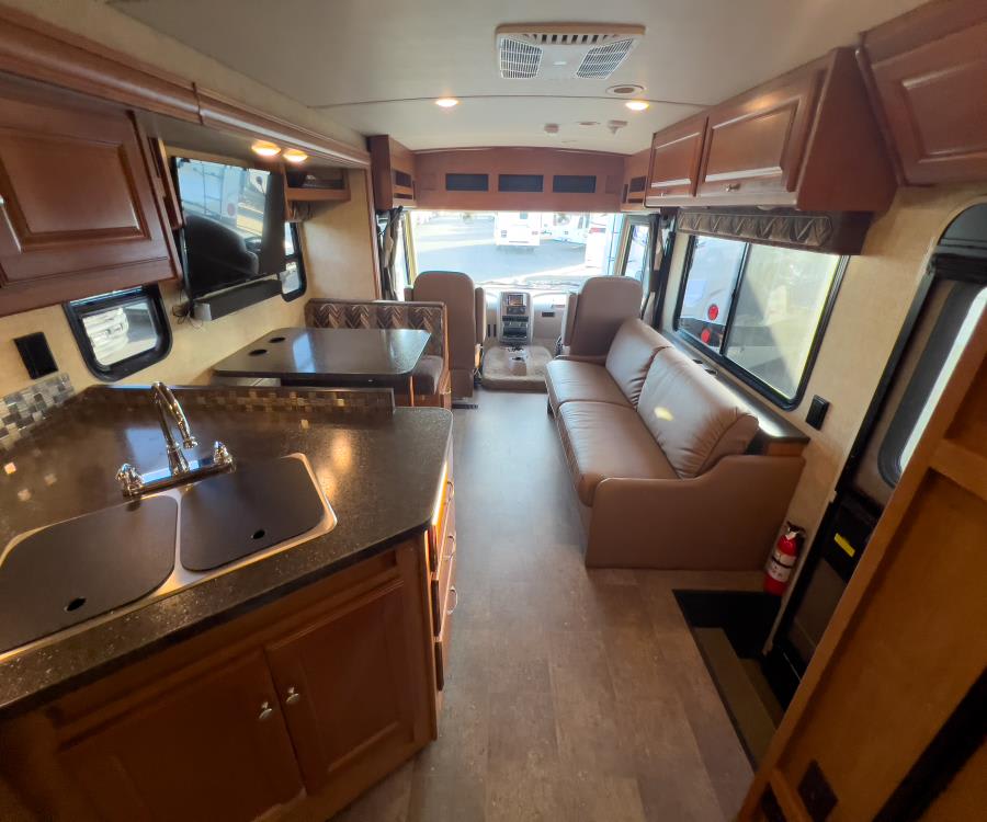 2018 Winnebago SUNSTAR — interior view