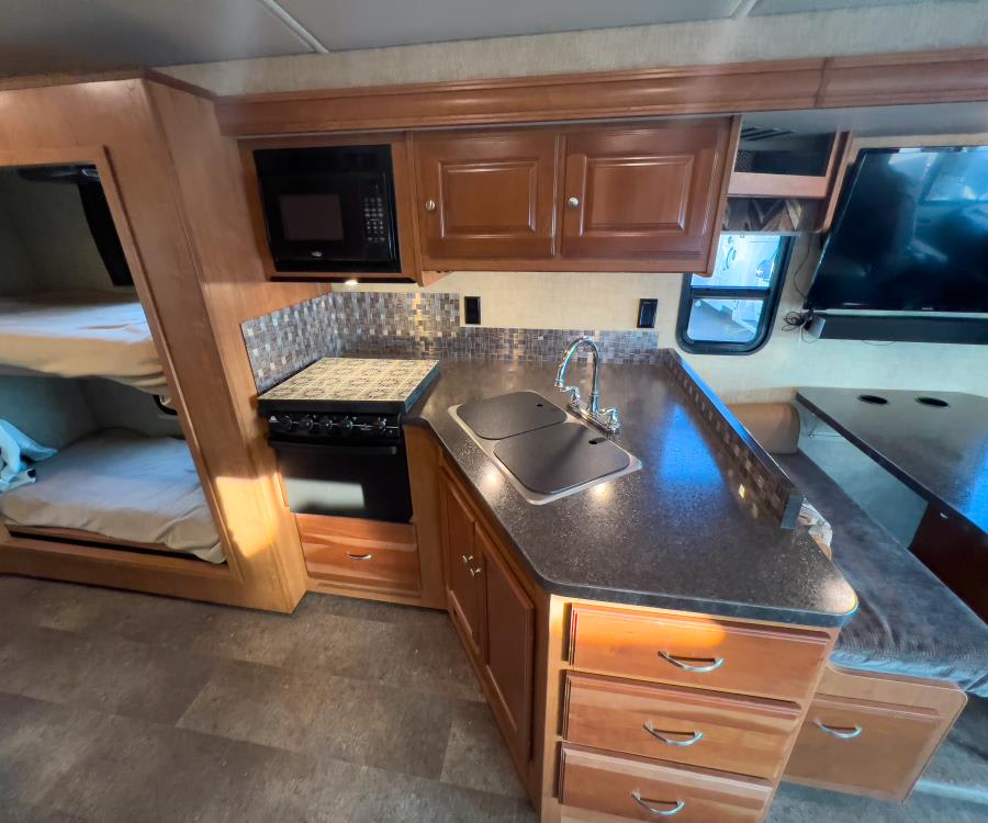 2018 Winnebago SUNSTAR — photo 11 view