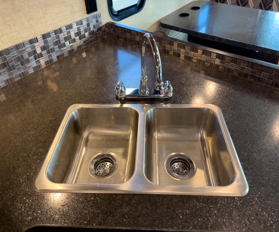 2018 Winnebago SUNSTAR — photo 12 view