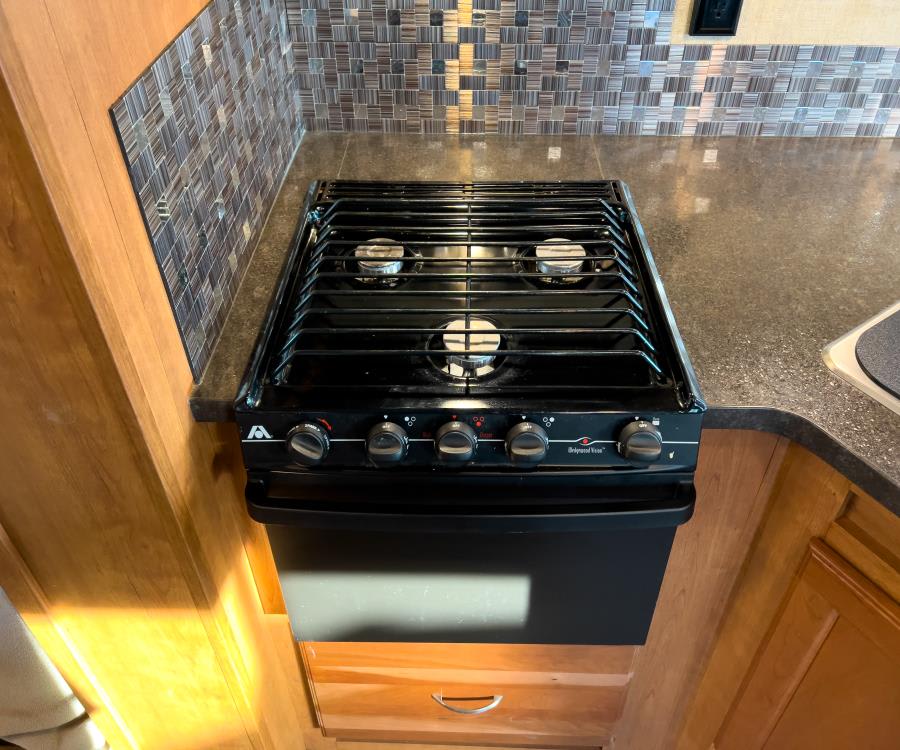 2018 Winnebago SUNSTAR — photo 13 view