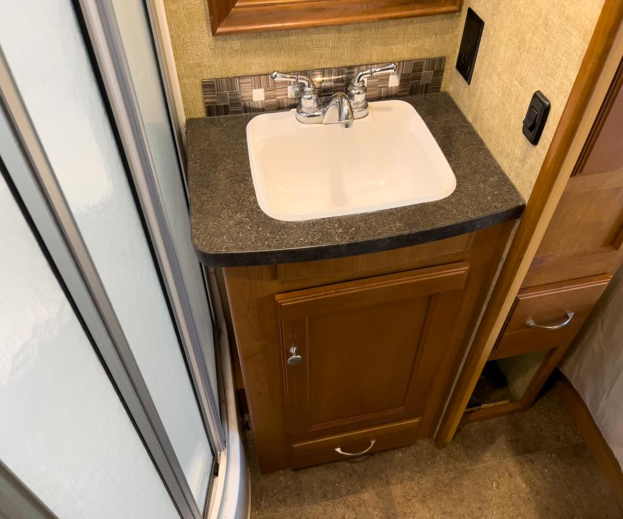 2018 Winnebago SUNSTAR — photo 14 view