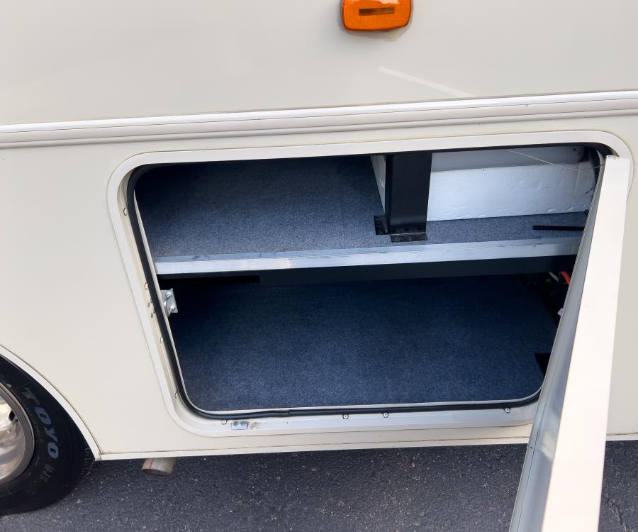 2018 Winnebago SUNSTAR — photo 25 view