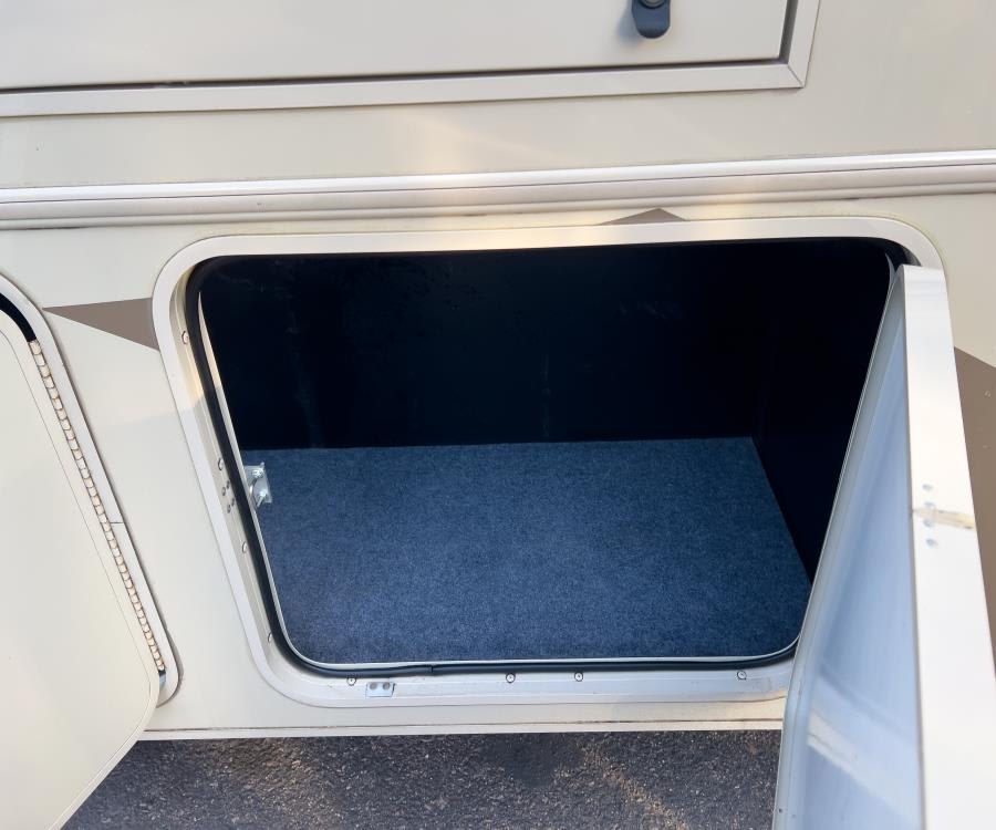 2018 Winnebago SUNSTAR — photo 27 view