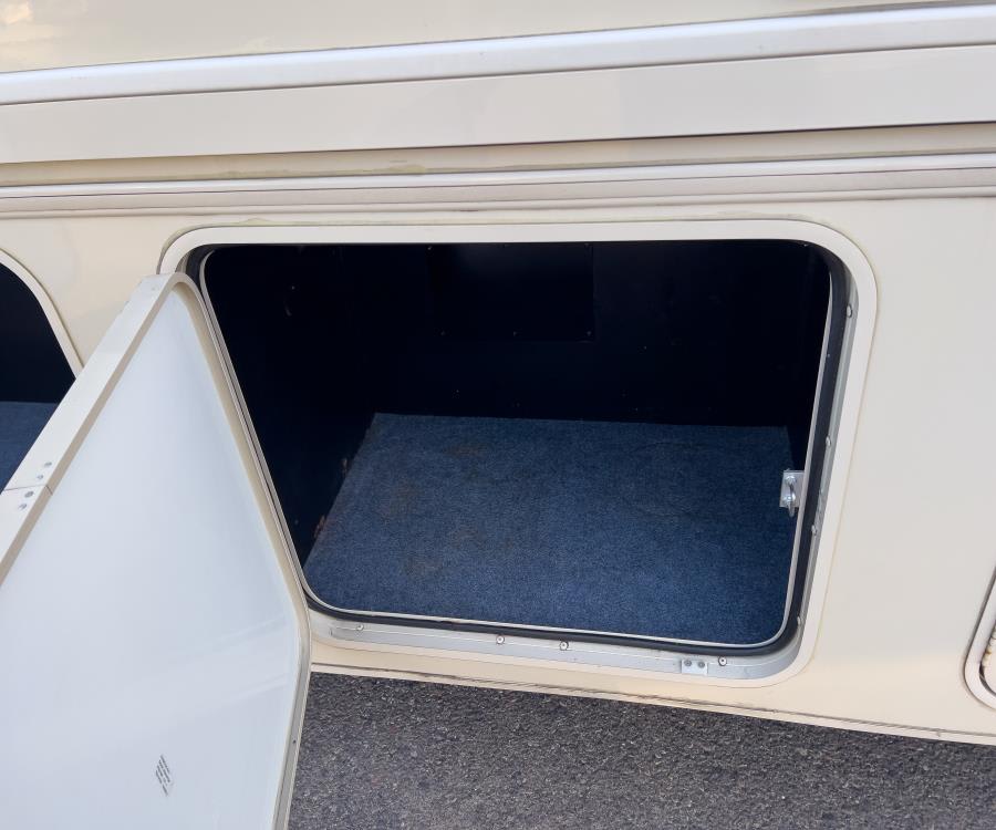 2018 Winnebago SUNSTAR — photo 31 view