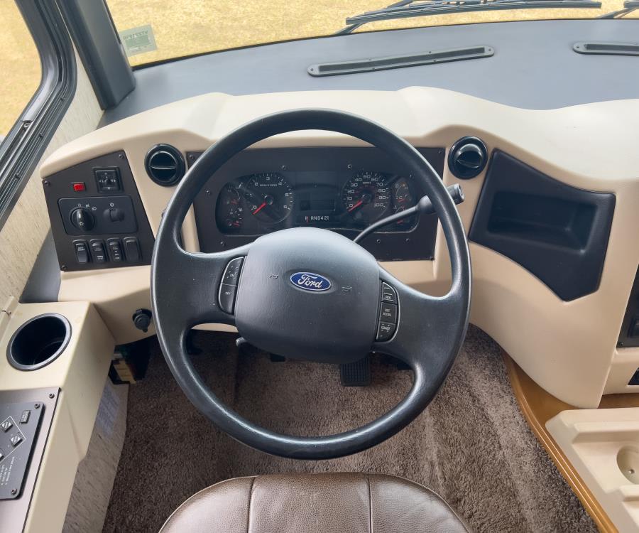 2018 Newmar BAY STAR — rear three-quarter view