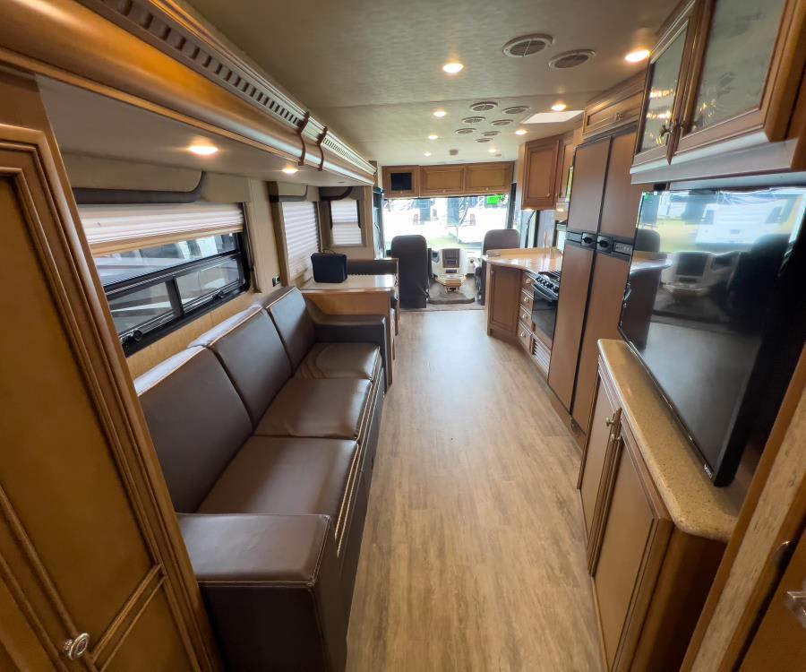 2018 Newmar BAY STAR — interior view
