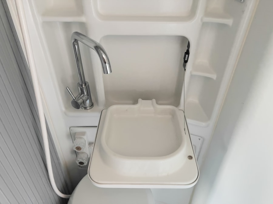 2023 Thor Motor Coach TELLARO — photo 15 view