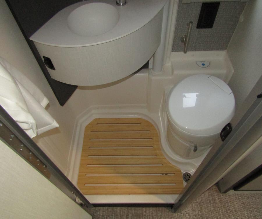 2026 Winnebago EKKO — photo 10 view