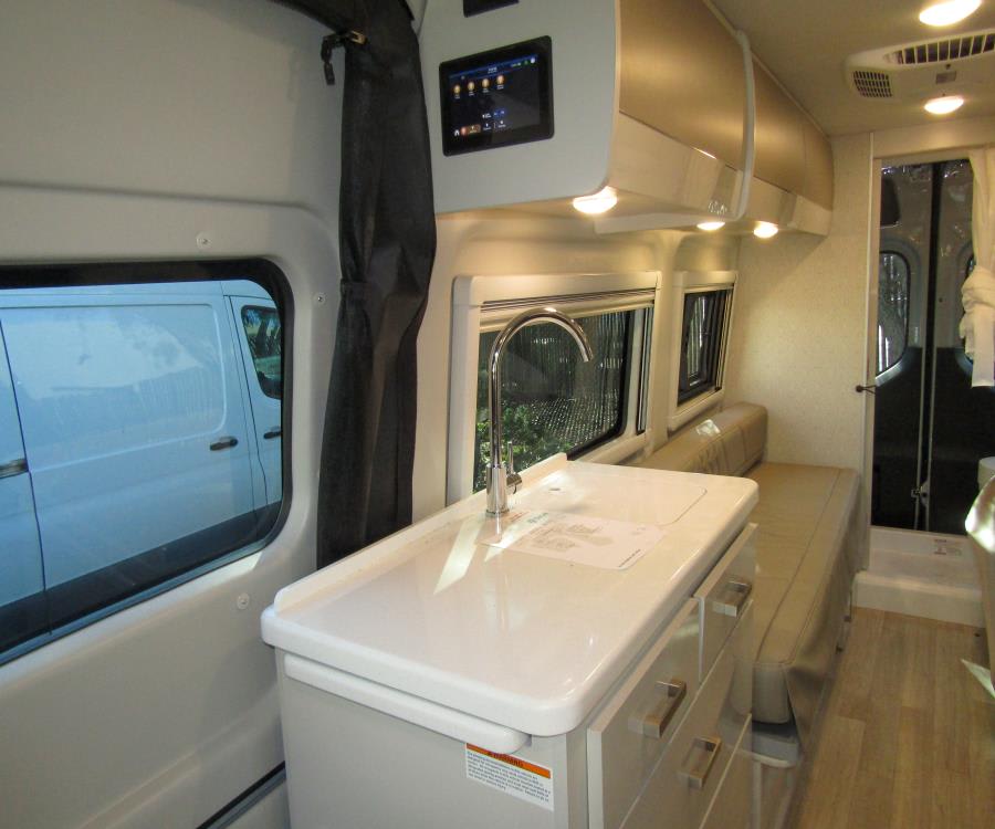 2026 Thor Motor Coach TRANQUILITY — photo 8 view