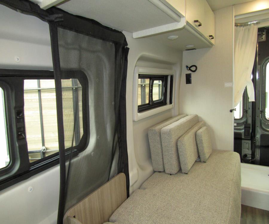 2026 Thor Motor Coach PALLADIUM — photo 9 view