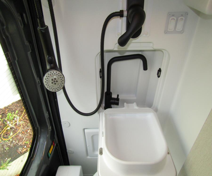 2026 Thor Motor Coach PALLADIUM — photo 11 view