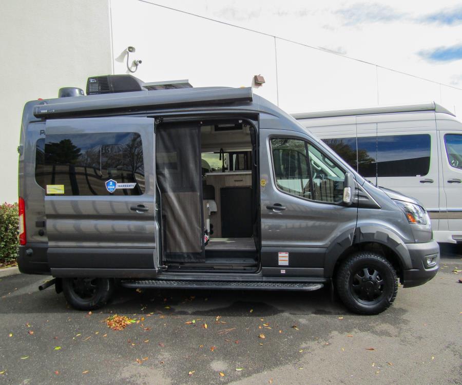 2026 Thor Motor Coach PALLADIUM — photo 13 view
