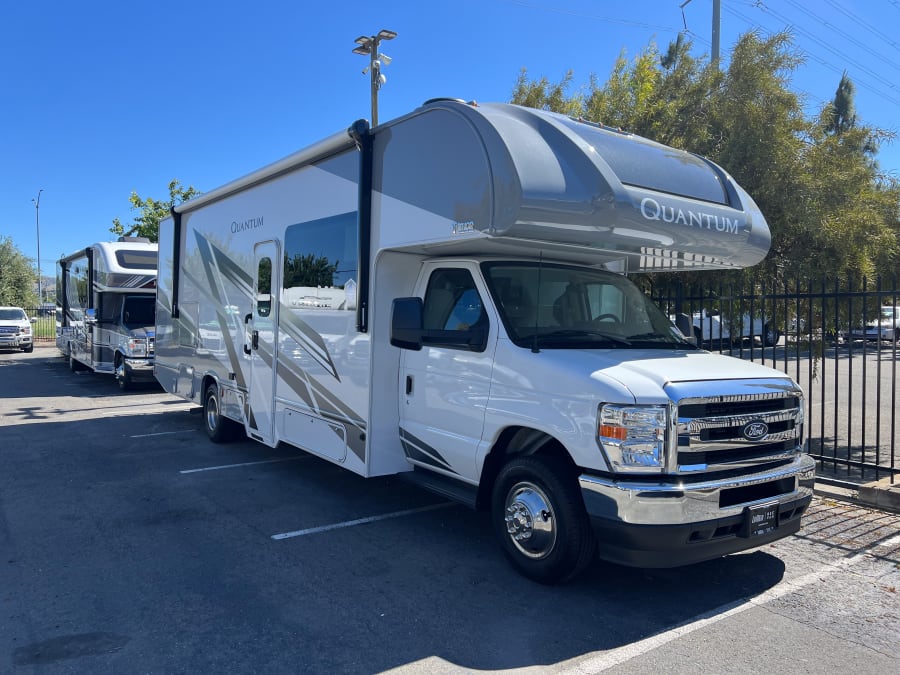 2026 Thor Motor Coach QUANTUM