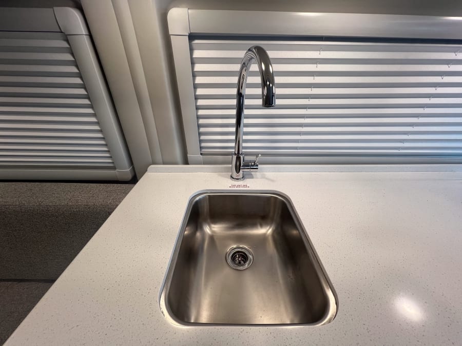 2026 Thor Motor Coach TELLARO — photo 9 view