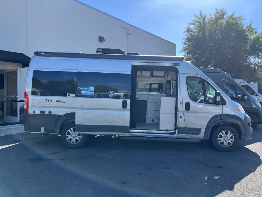 2027 Thor Motor Coach TELLARO — photo 15 view