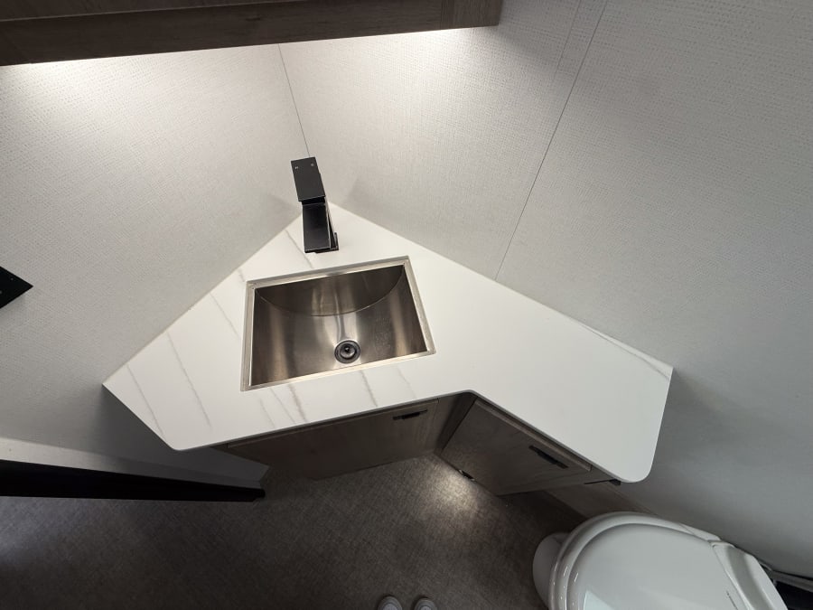 2025 Grand Design LINEAGE — photo 16 view