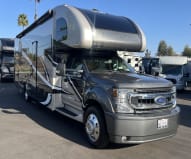 2021 Thor Motor Coach MAGNITUDE