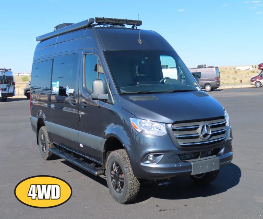 https://res.cloudinary.com/la-mesa-rv/image/upload/f_auto,q_auto,w_920,h_767/inventory/an193229/01-main.jpg