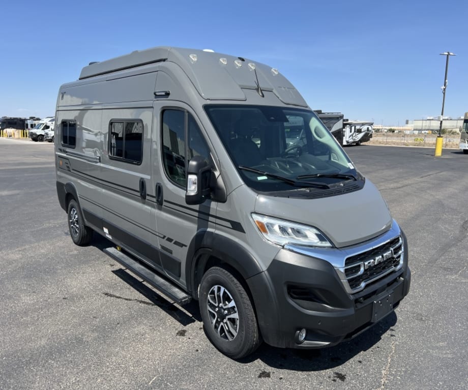 2027 Winnebago Solis 59p