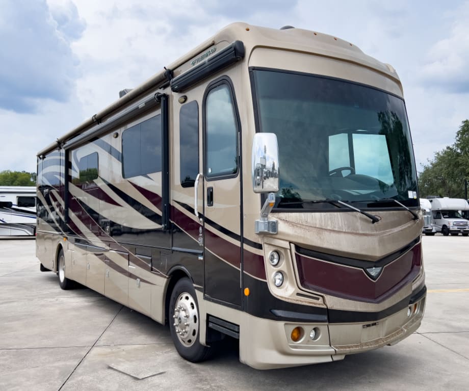 2017 Fleetwood Discovery 39f