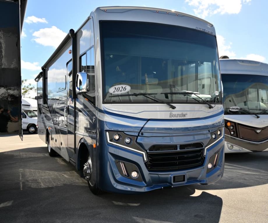 2026 Fleetwood Bounder 33c