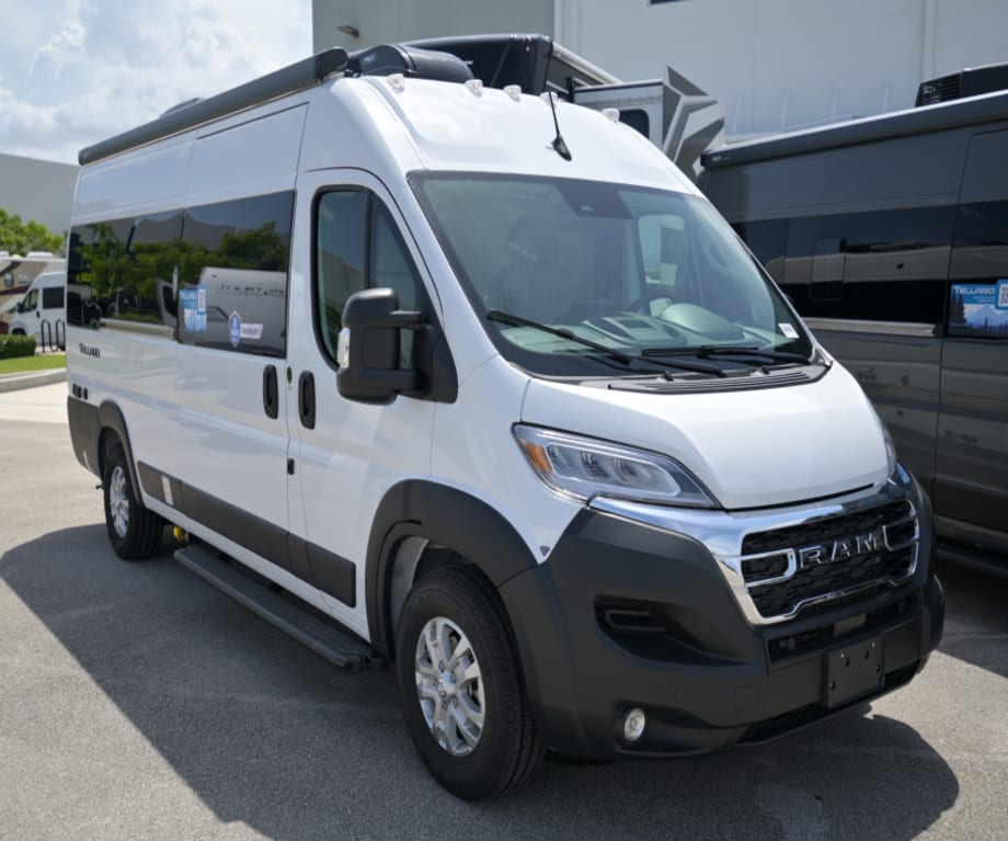 2027 Thor Motor Coach Tellaro