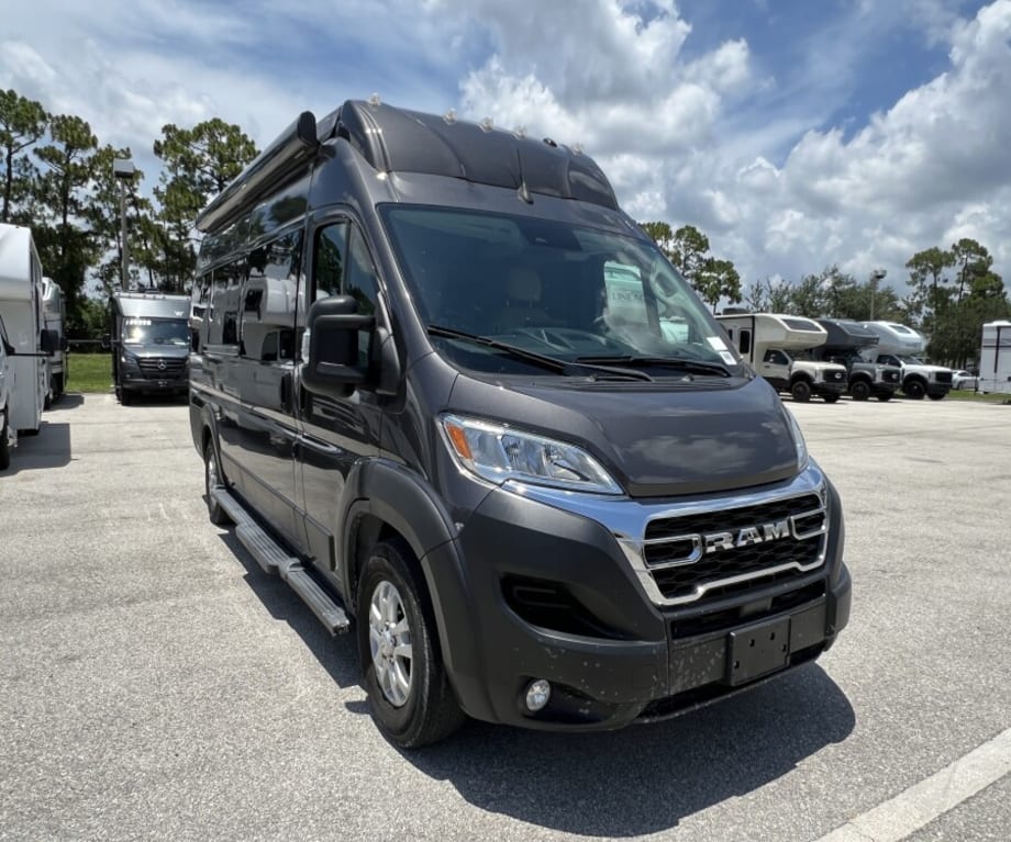 2024 Thor Motor Coach Sequence 20a