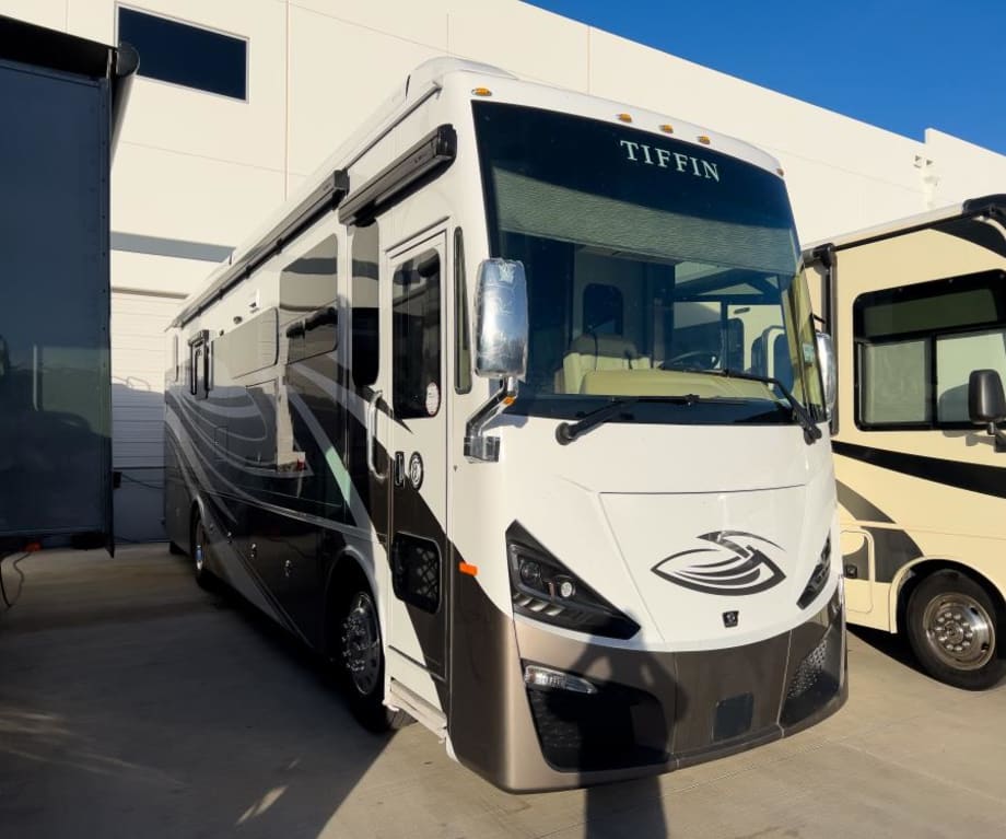 2026 Tiffin Motorhomes Phaeton 37 Bh