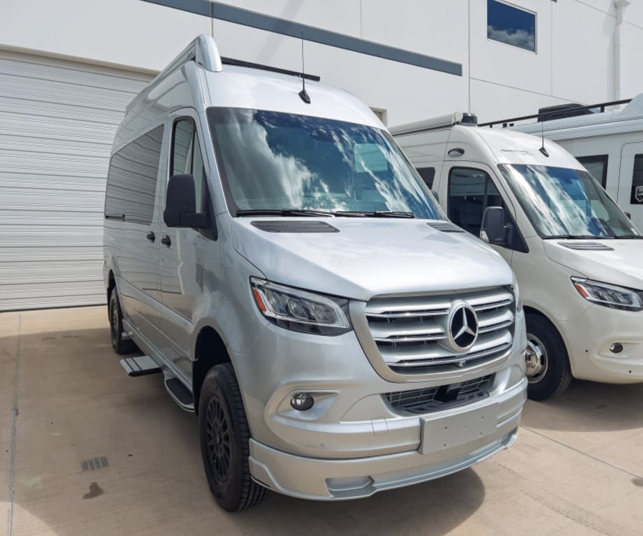 2026 Tiffin Motorhomes TIFFIN