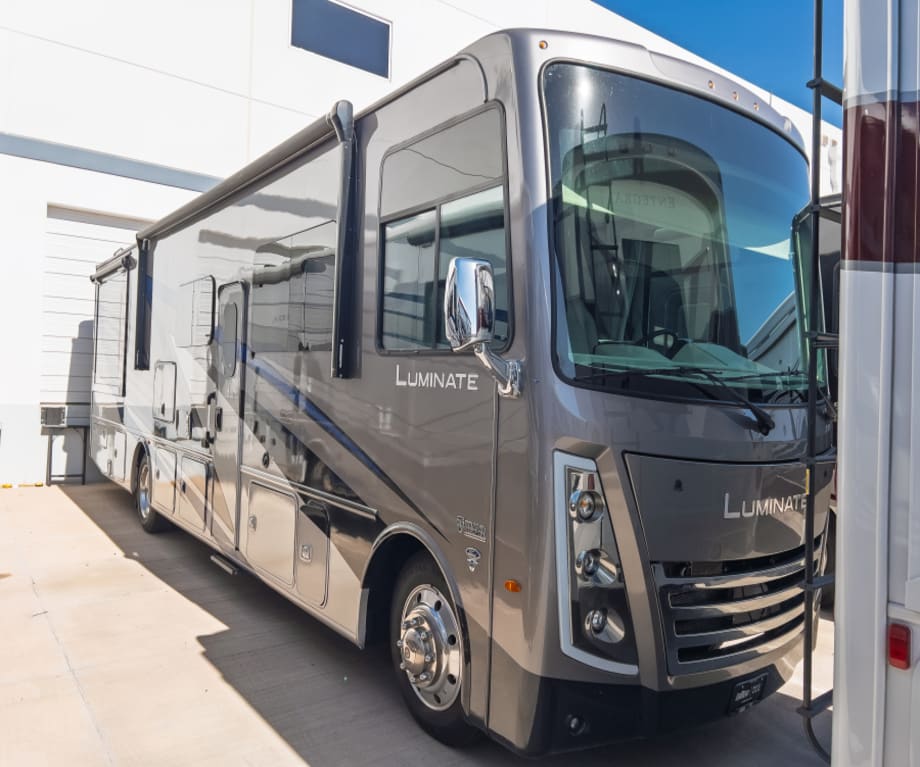 2025 Thor Motor Coach Luminate Dd35