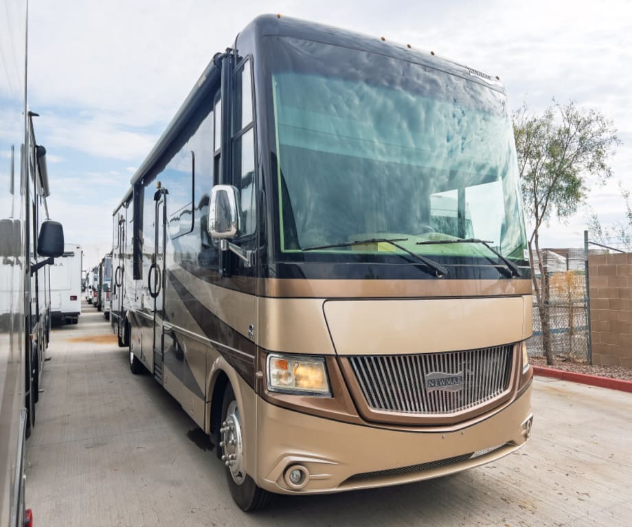 2017 Newmar Canyon Star 3921