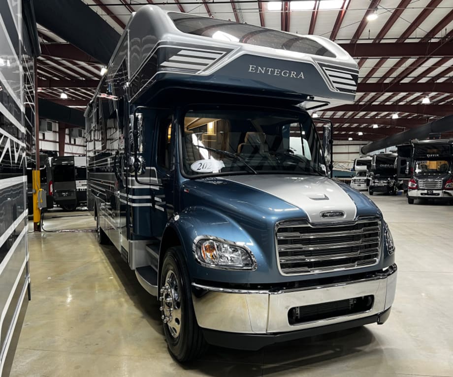 2026 Entegra Coach Accolade Xl 37k