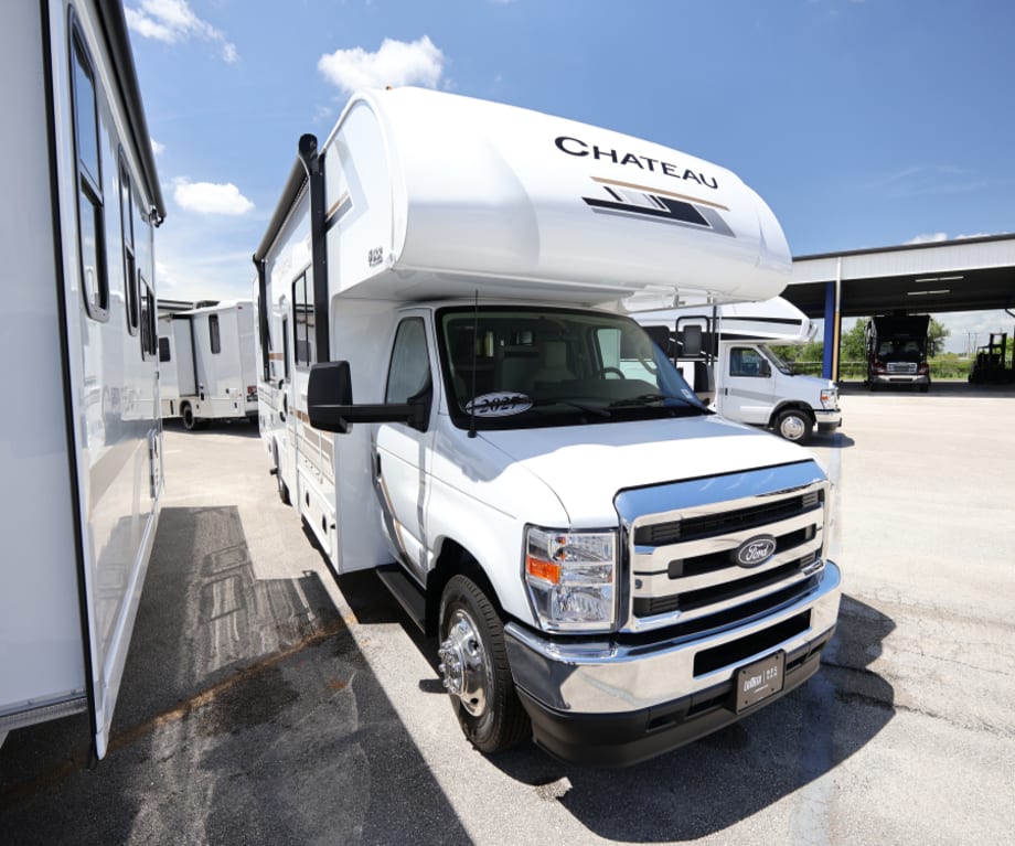 2027 Thor Motor Coach Chateau 28z