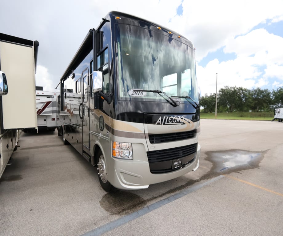 2016 Tiffin Motorhomes Open Road