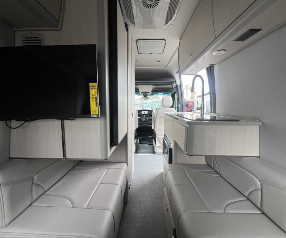 2027 Turismo-ion