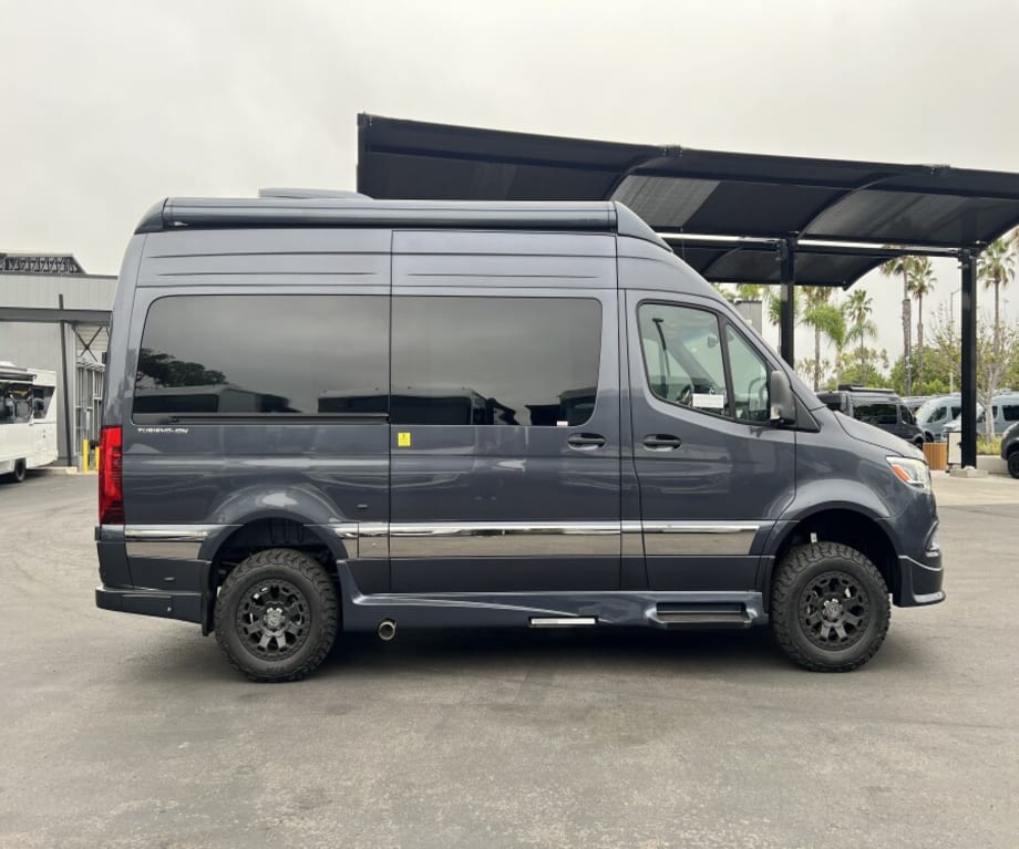 2027 Turismo-ion