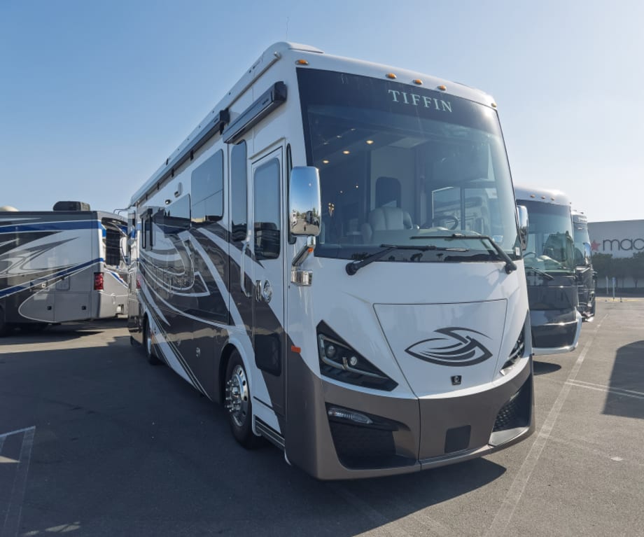 2024 Tiffin PHAETON 37BH | La Mesa RV | RecVan