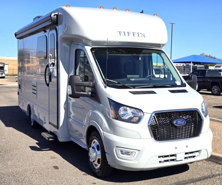 2026 Tiffin Motorhomes Midas 24mt