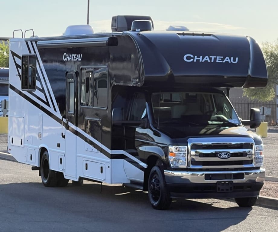 2027 Thor Motor Coach Chateau 28z