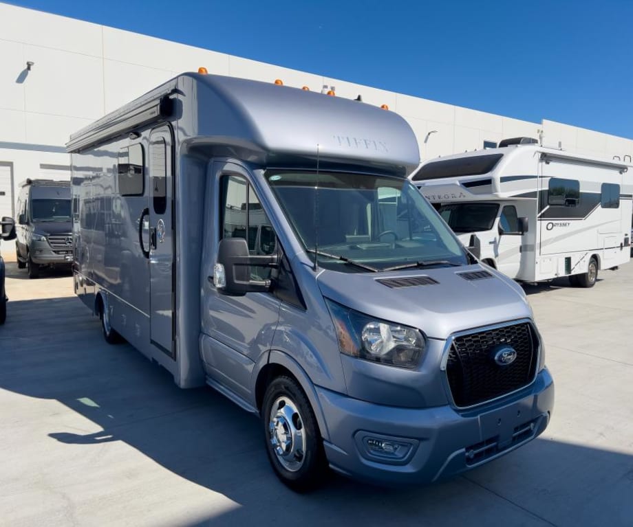 2026 Tiffin Motorhomes Midas 24mt