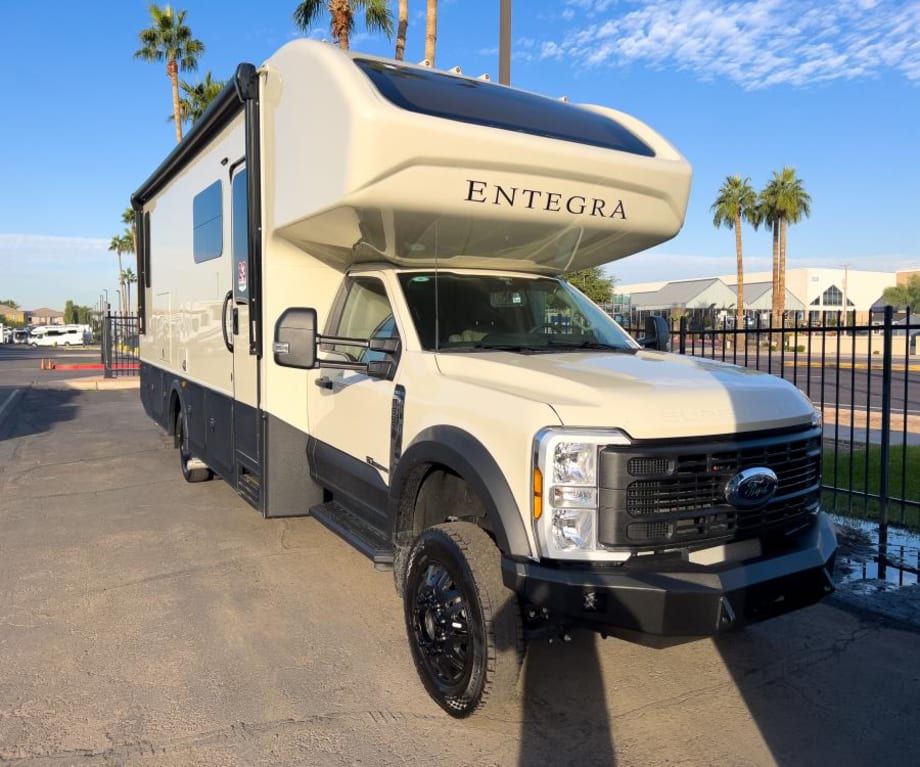 2026 Entegra Coach Esteem Xl 32u