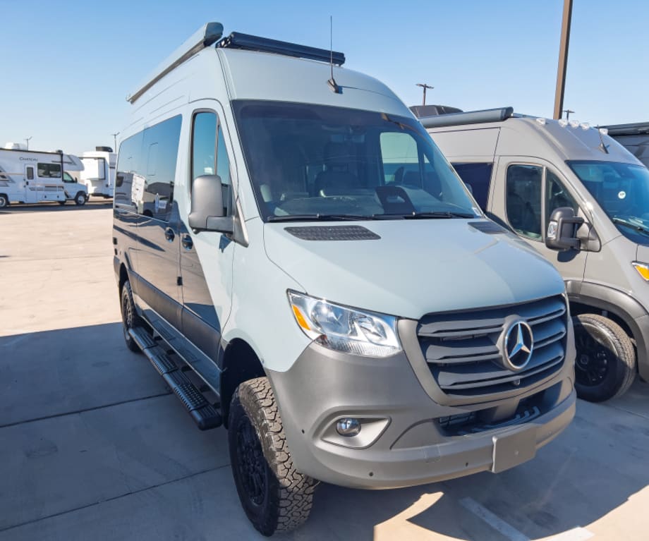 2027 Thor Motor Coach Sanctuary 19a