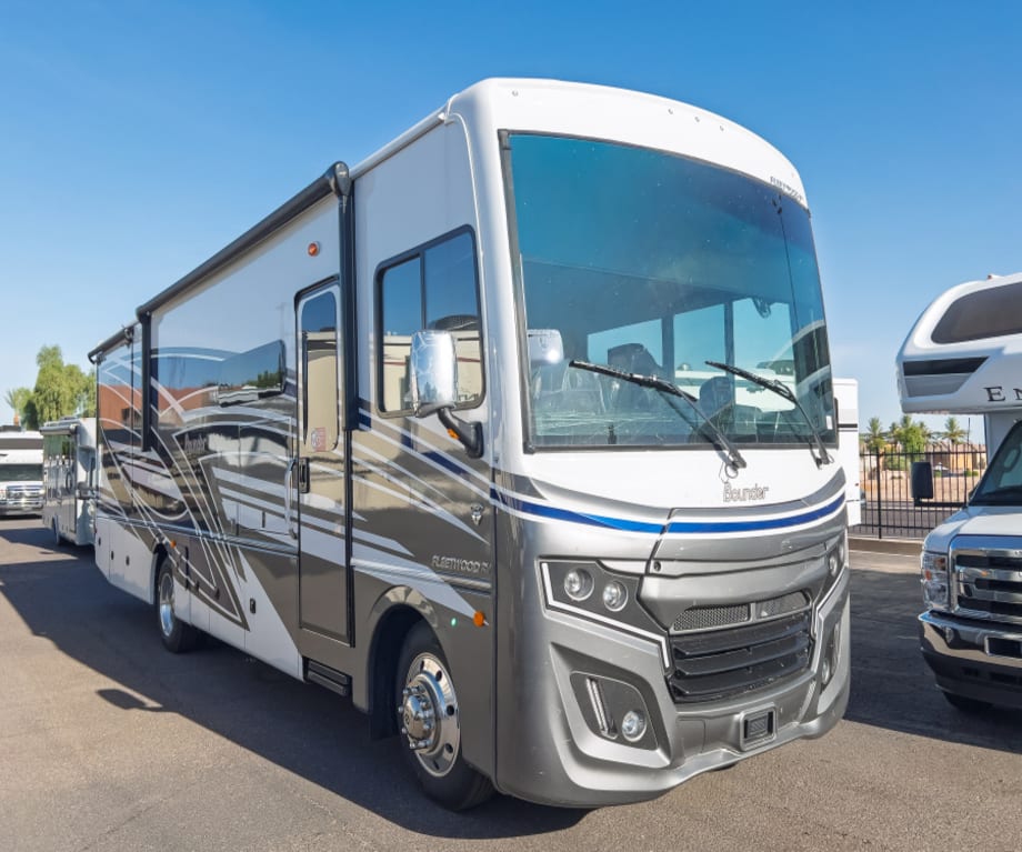 2026 Fleetwood Bounder 33c