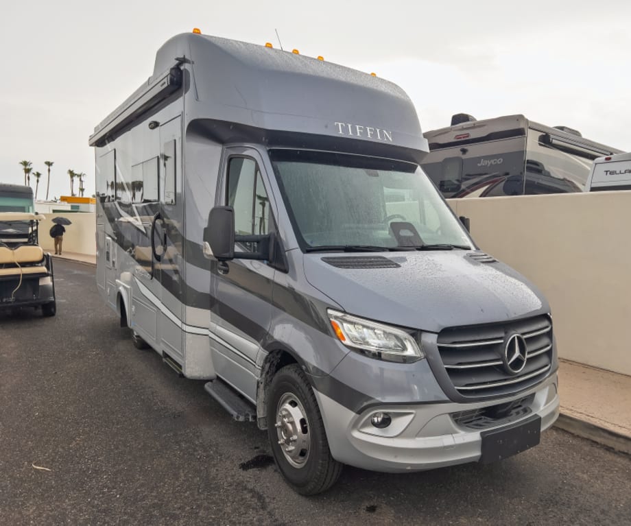 2027 Tiffin Motorhomes Wayfarer