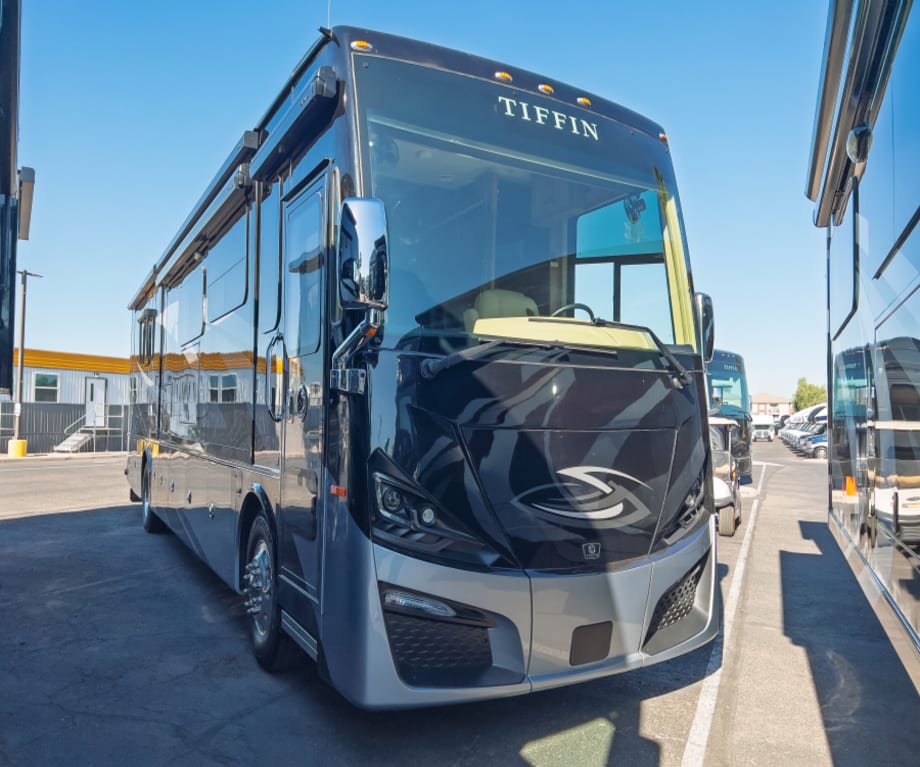 2025 Tiffin Motorhomes Phaeton 40 Ih