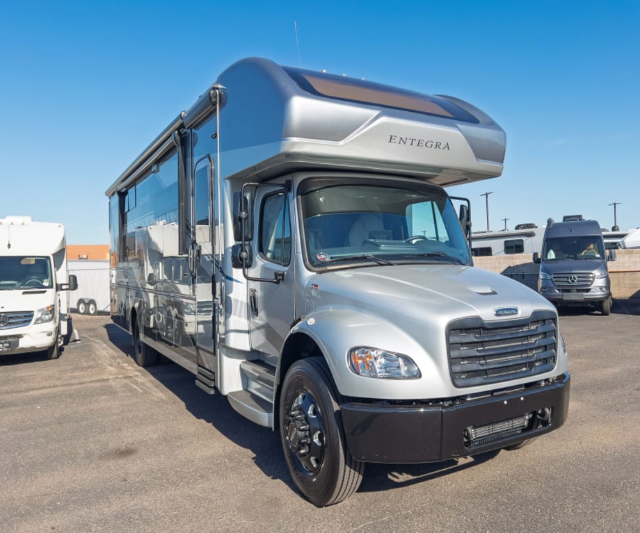 2027 Entegra Coach Accolade 37l
