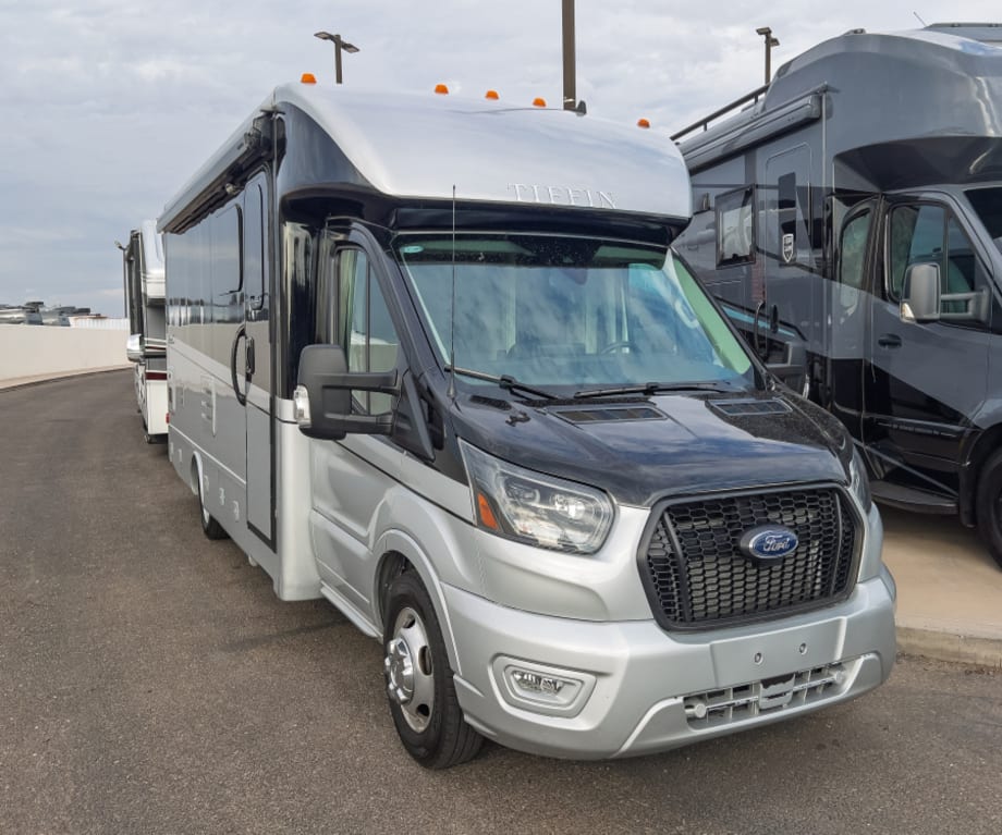 2024 Tiffin Motorhomes Midas 24mt