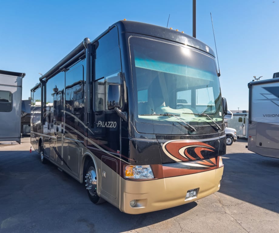 2015 Thor Motor Coach Palazzo 35.1